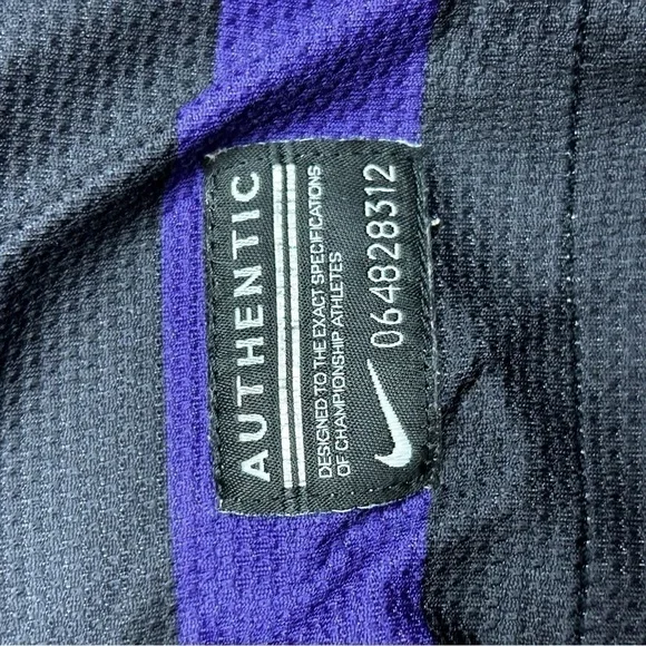 Nike authentic Fly emirates soccer tee - Picture 6 of 8